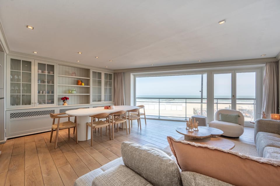 Appartement 1 op de zeedijk in Knokke van Logie marie Apartment in Knokke-Heist