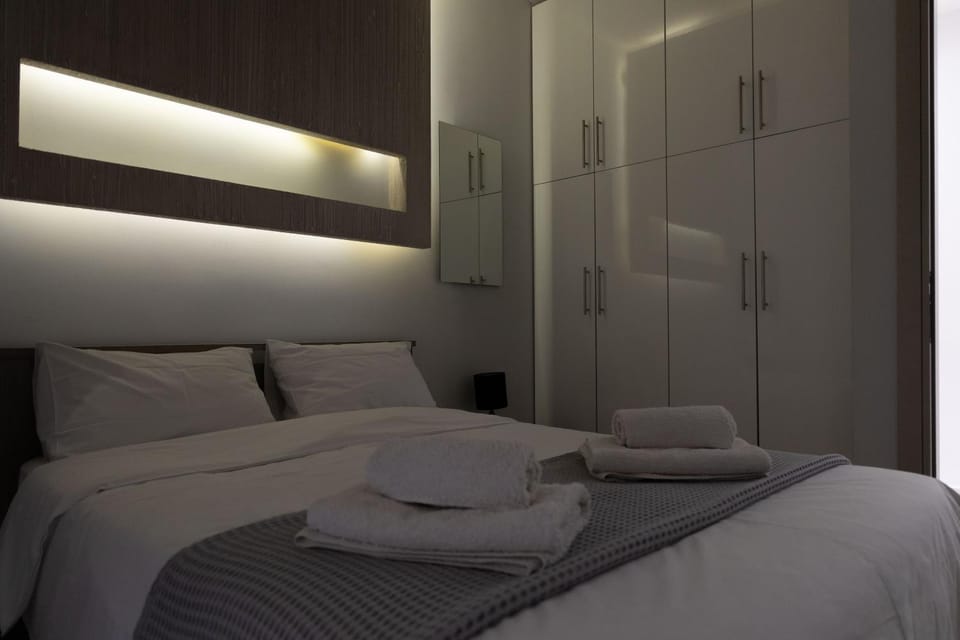 Bed, Photo of the whole room, Bedroom, towels, wardrobe