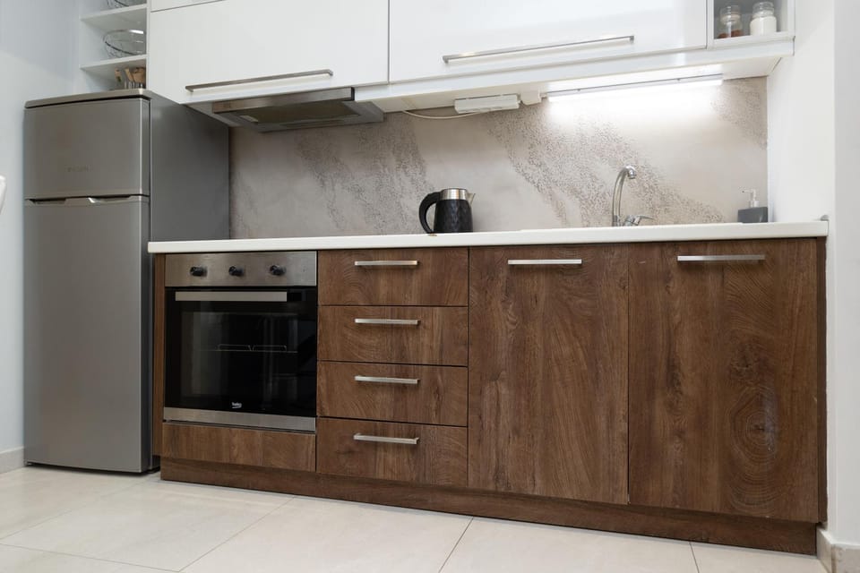 Kitchen or kitchenette, oven, stove