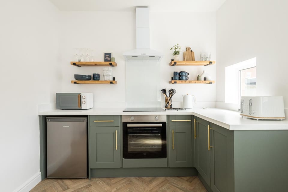 Coffee/tea facilities, Kitchen or kitchenette, oven, pet friendly, stove, toaster