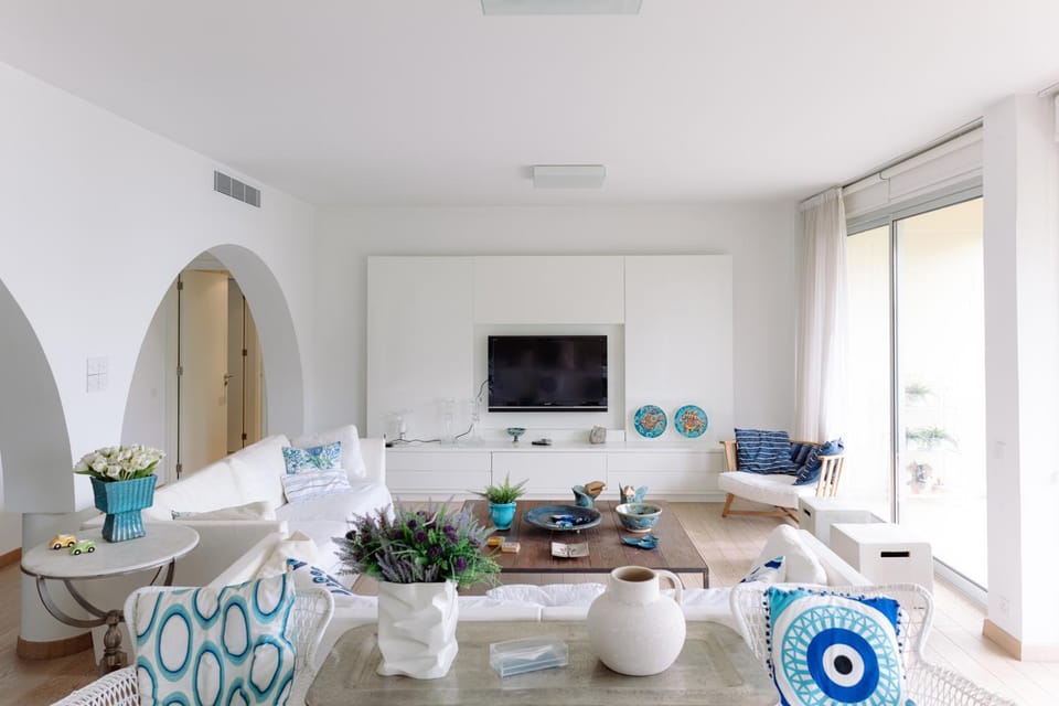 Communal lounge/ TV room, TV and multimedia, Living room, Seating area