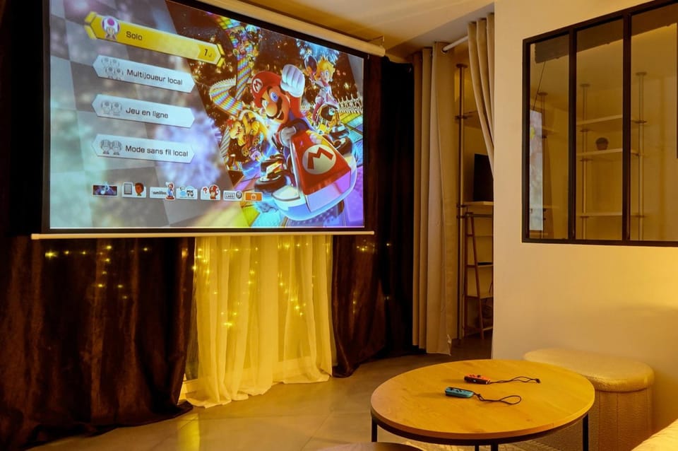 Game Room, Evening entertainment, Entertainment