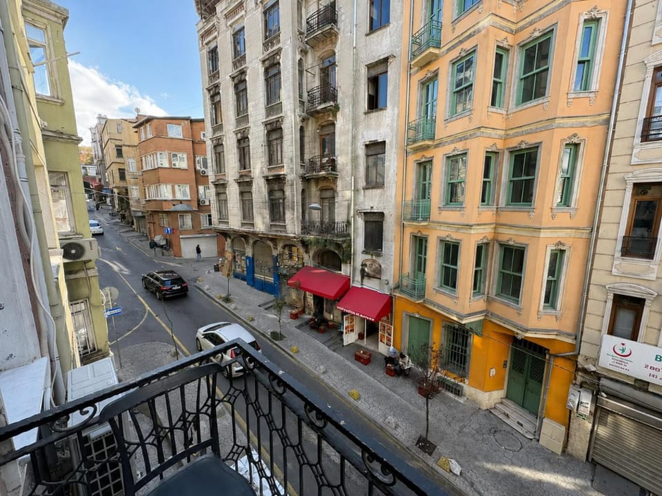 Istanberry - Scarlet Three Bedroom Apartments Hotel in Istanbul