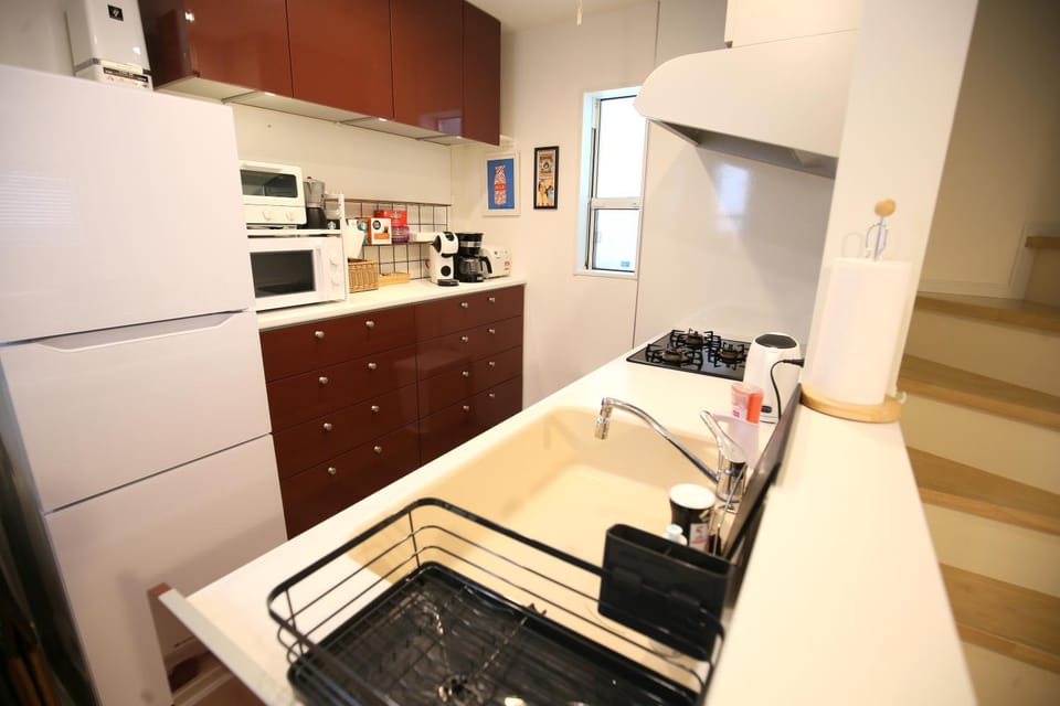 Kitchen or kitchenette, dishwasher, toaster
