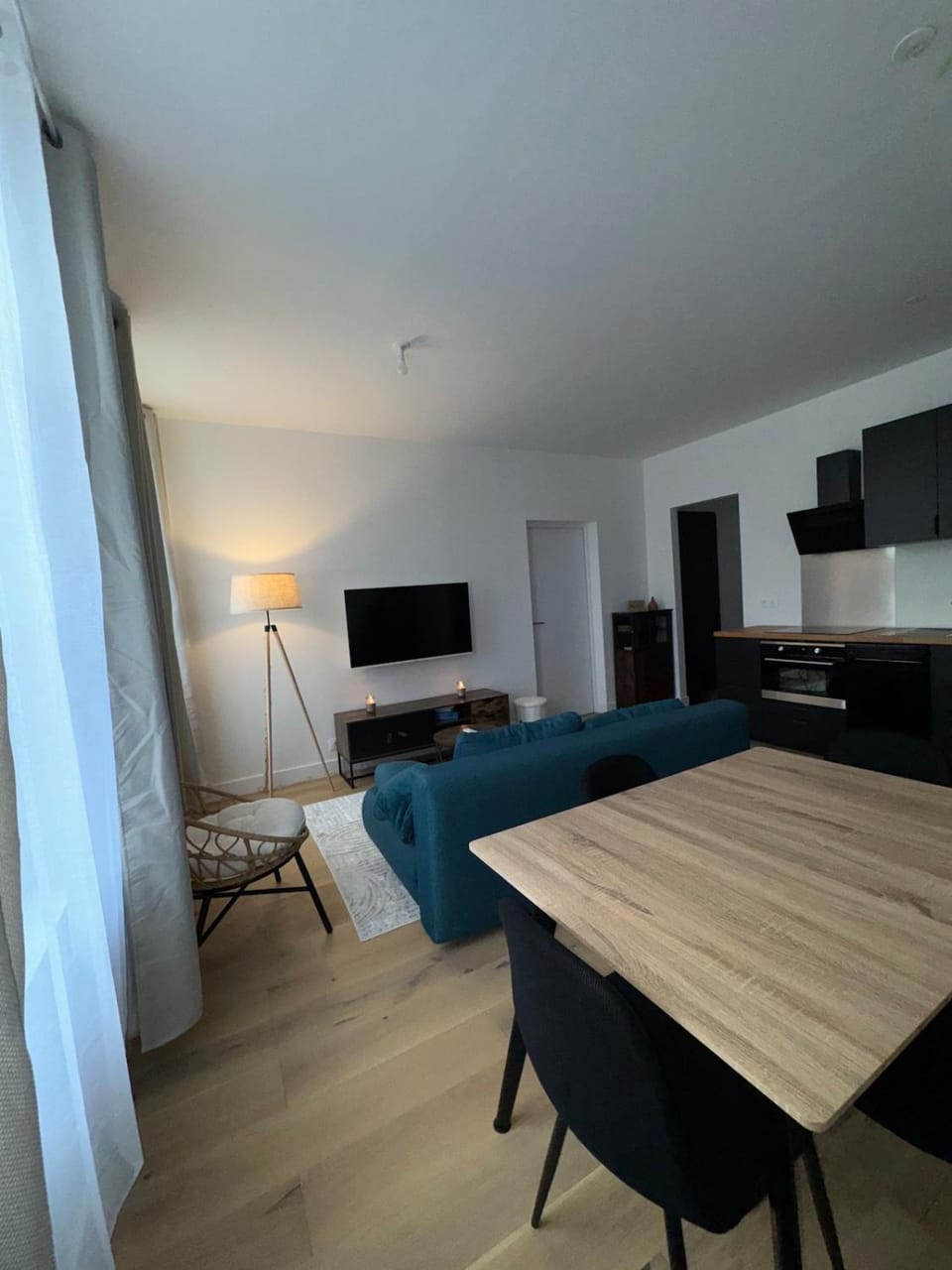 Communal lounge/ TV room, Dining area