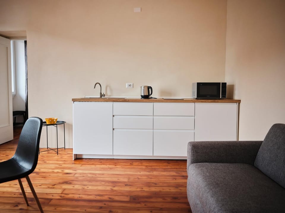 Kitchen or kitchenette, Living room