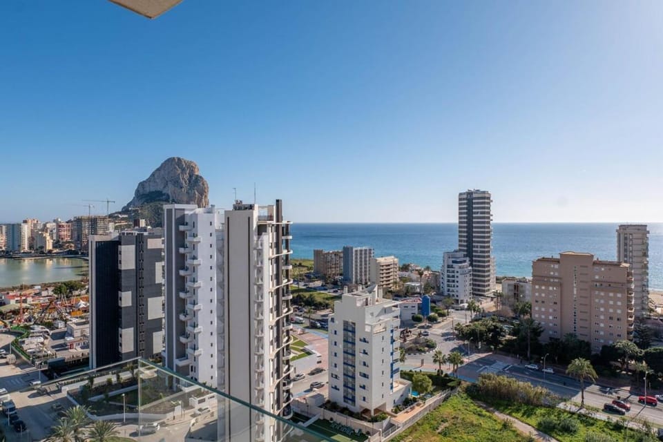 Nearby landmark, Day, Neighbourhood, Natural landscape, Bird's eye view, City view, Sea view, Street view, Location