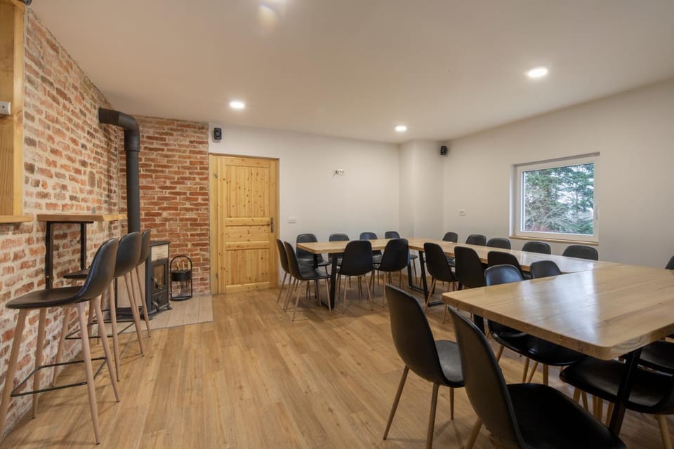 Living room, Seating area, Meeting/conference room