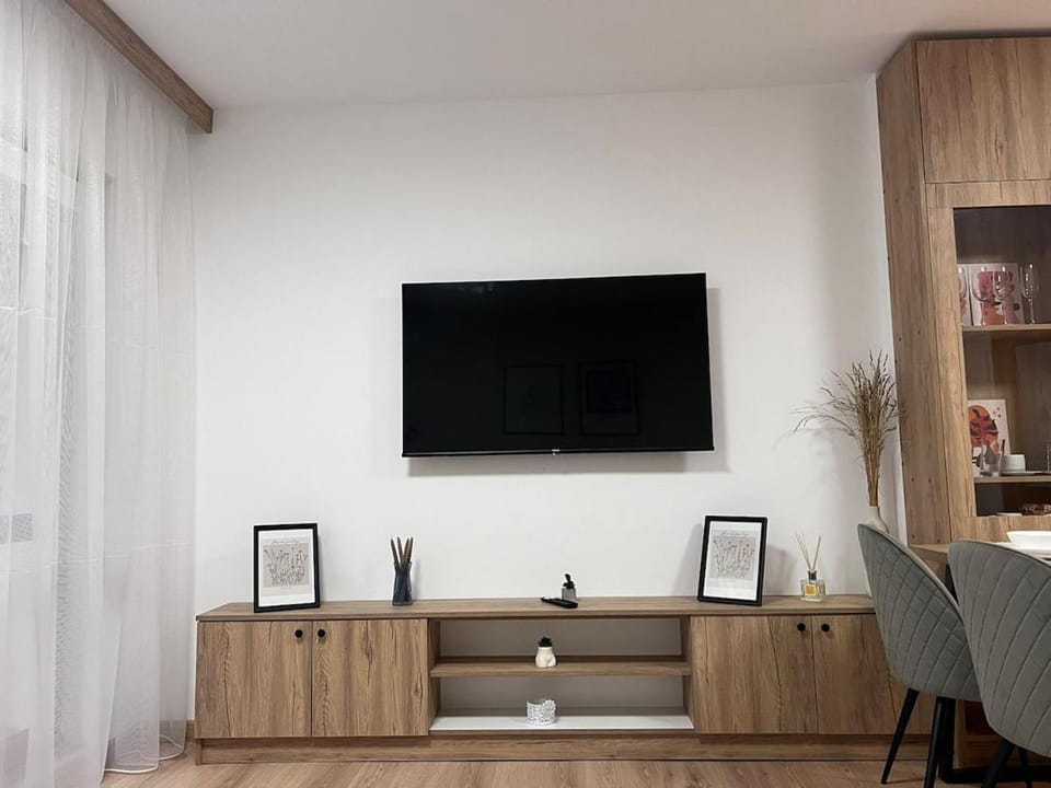 Communal lounge/ TV room, TV and multimedia, Evening entertainment