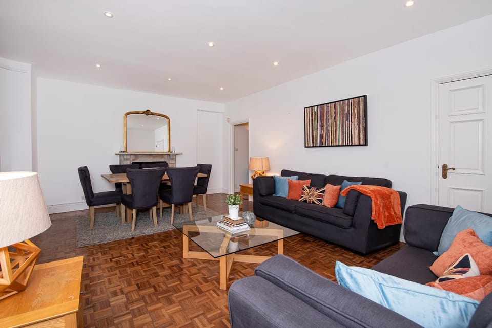 Notting Hill Large 3 Bed Apartment in City of Westminster