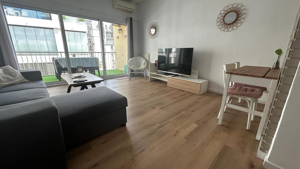 Communal lounge/ TV room, TV and multimedia, Living room, Seating area
