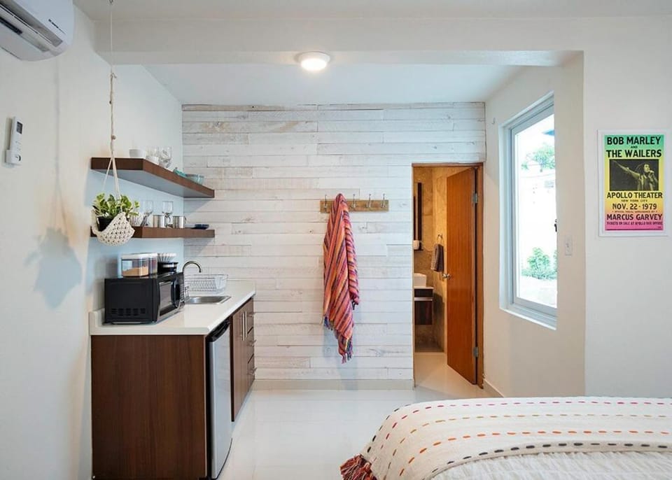 Villa Blanca Private Pool 3 Min Walk to Beach Apartment in San Juan