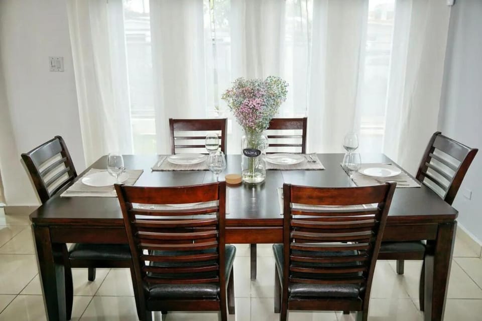 Villa Blanca Private Pool 3 Min Walk to Beach Apartment in San Juan