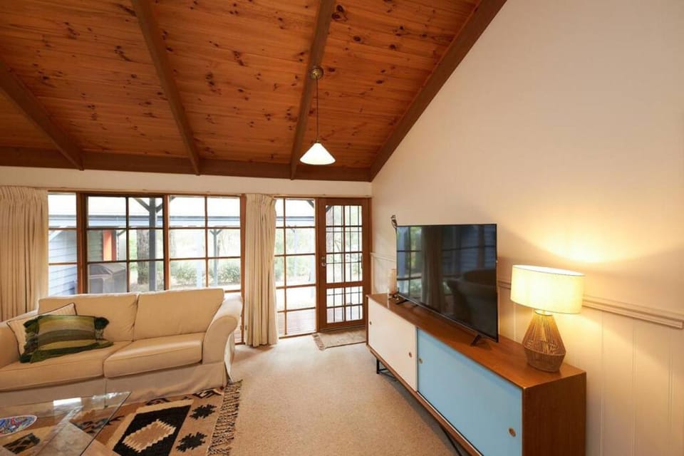 Aireys Garden Hideaway House in Aireys Inlet