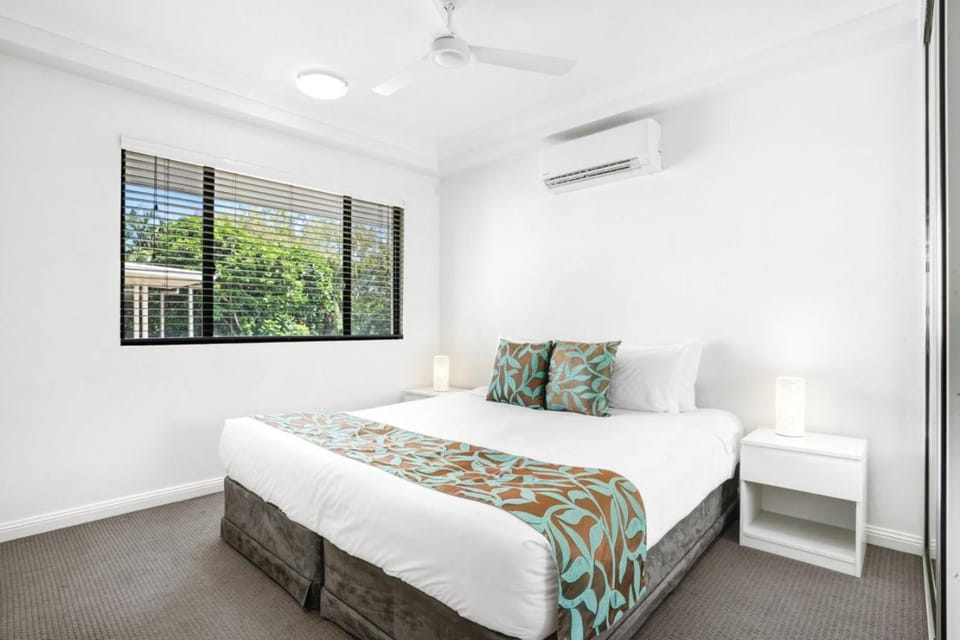 Ocean Spray in Sims Esplanade Apartment in Cairns