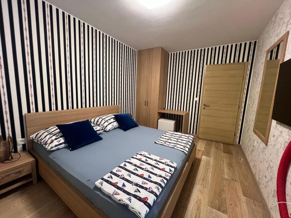 Bed, Bedroom, wardrobe