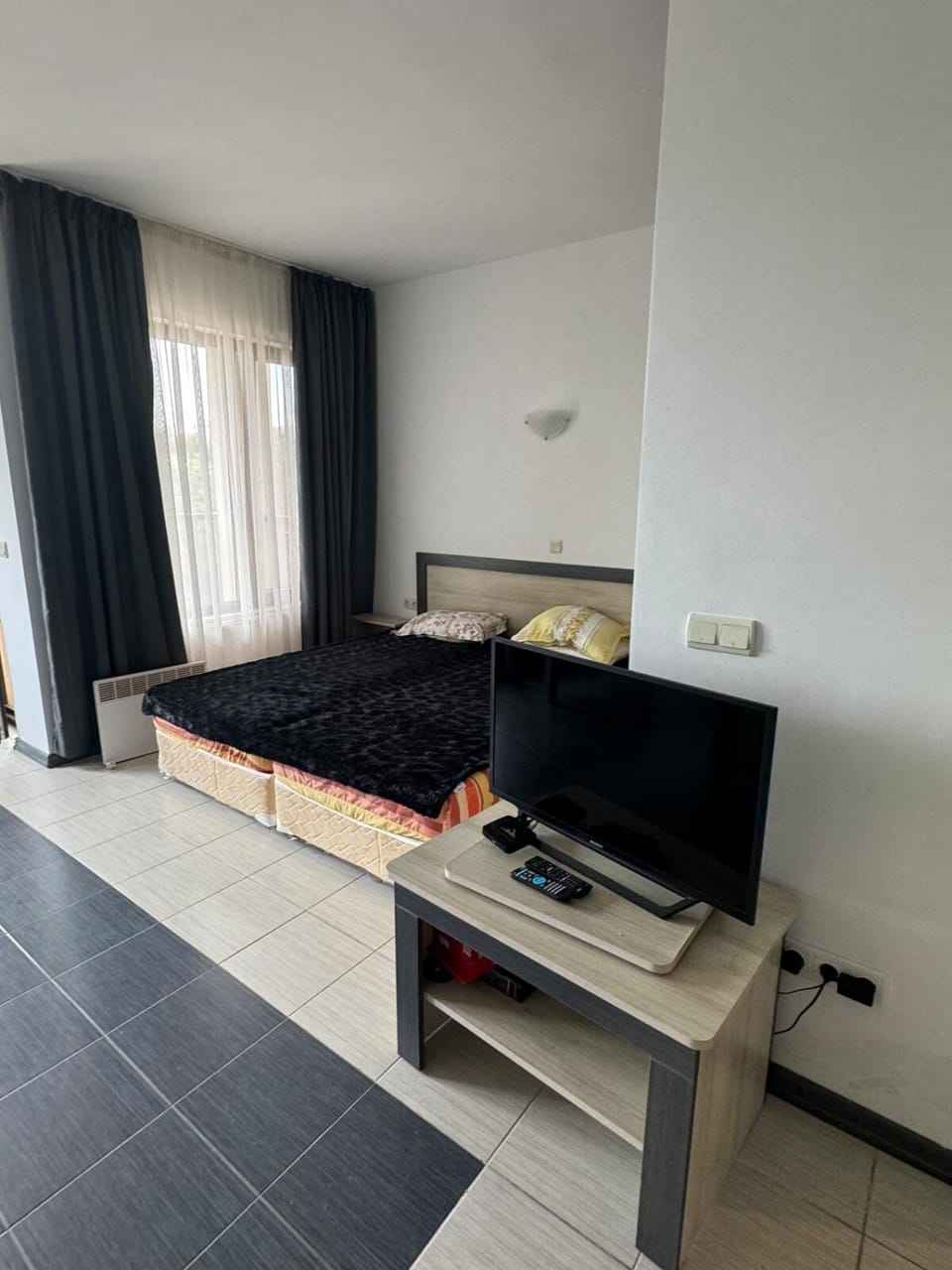 Communal lounge/ TV room, TV and multimedia, Photo of the whole room, Bedroom