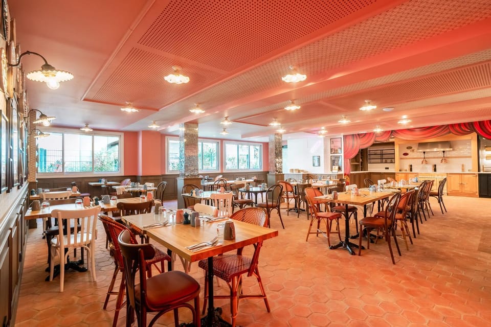 Restaurant/places to eat, Food and drinks, Breakfast, Continental breakfast, Buffet breakfast, Lunch, Dinner, Drinks, Alcoholic drinks, Non alcoholic drinks