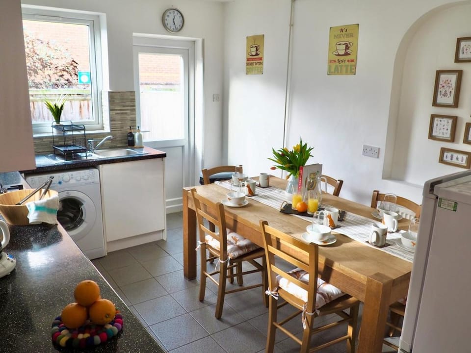 Central 3 Bed House with Parking House in Oxford