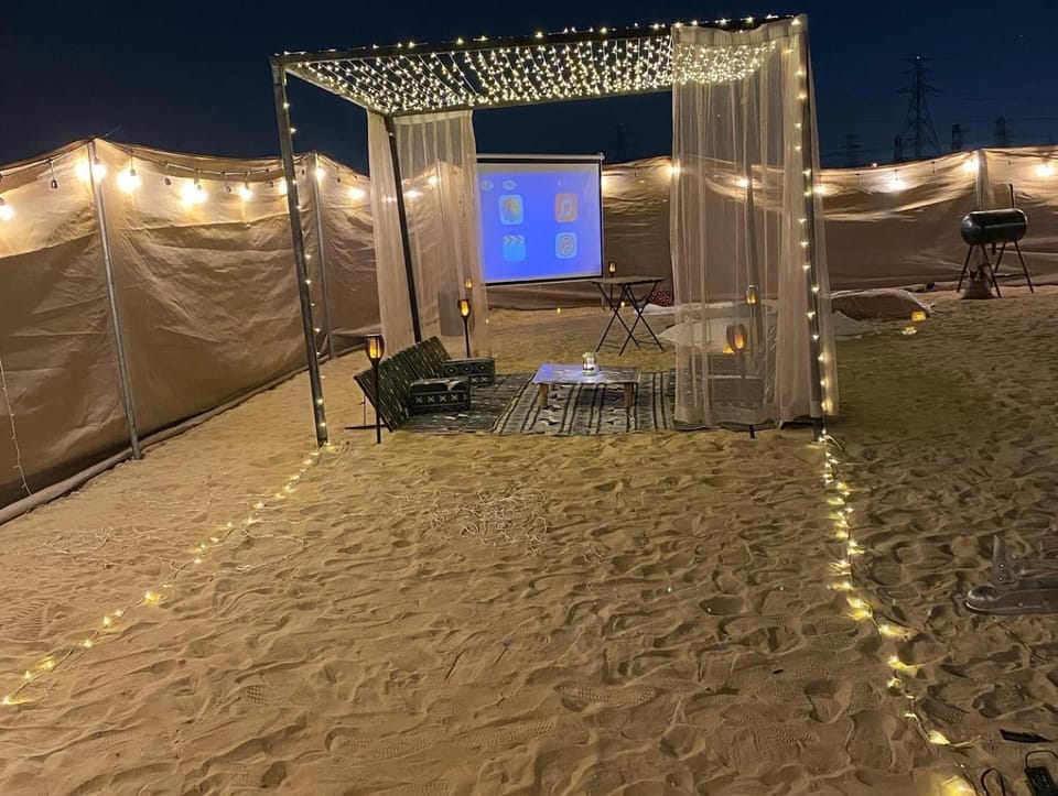 Rvs Caravan Desert Setups Dubai Campground/ 
RV Resort in Dubai
