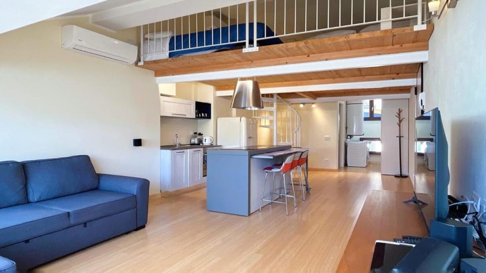 Kitchen or kitchenette, Dining area, stove, air conditioner
