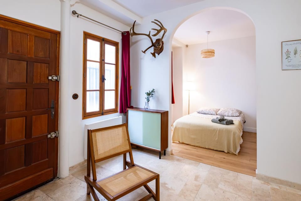 Bed, Photo of the whole room