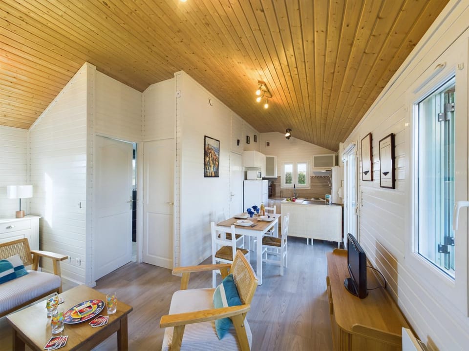 Communal lounge/ TV room, Living room