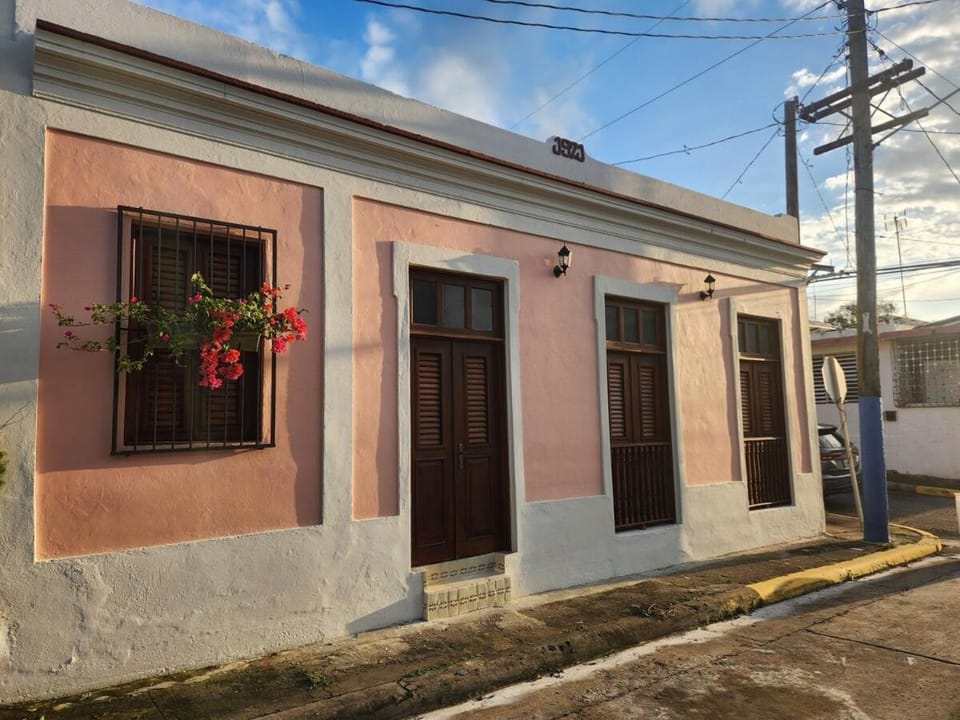 Facade/entrance, Neighbourhood, Street view