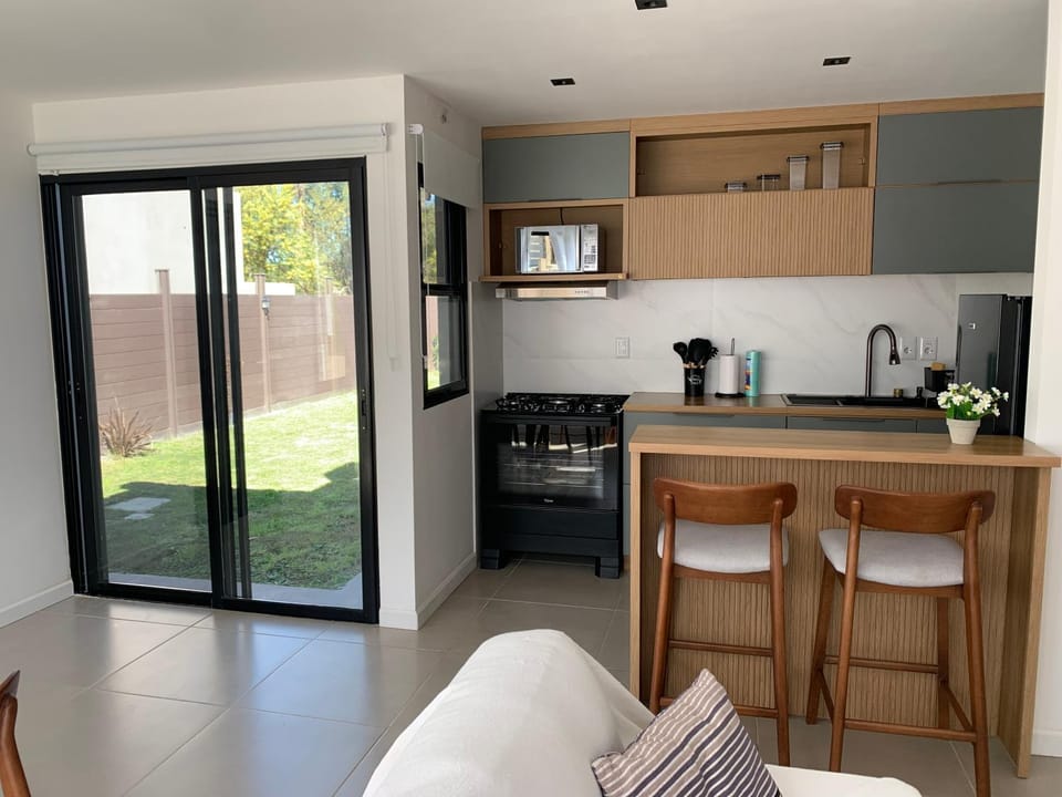 Kitchen or kitchenette, Breakfast, kitchen