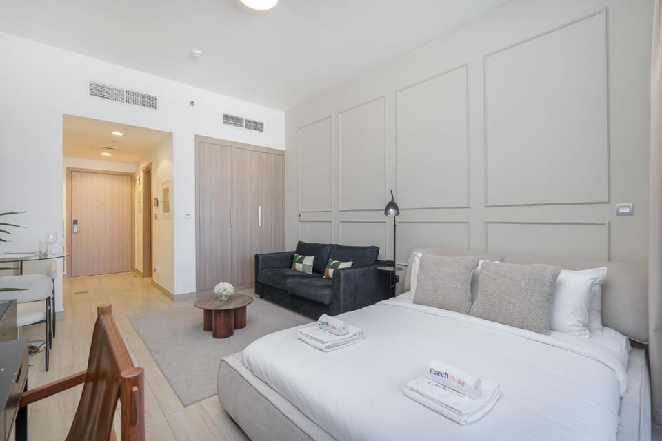 Dubai Studio - Trendy Interiors - City Views Apartment in Dubai