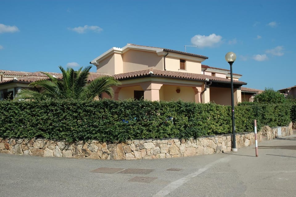 Property building, Day