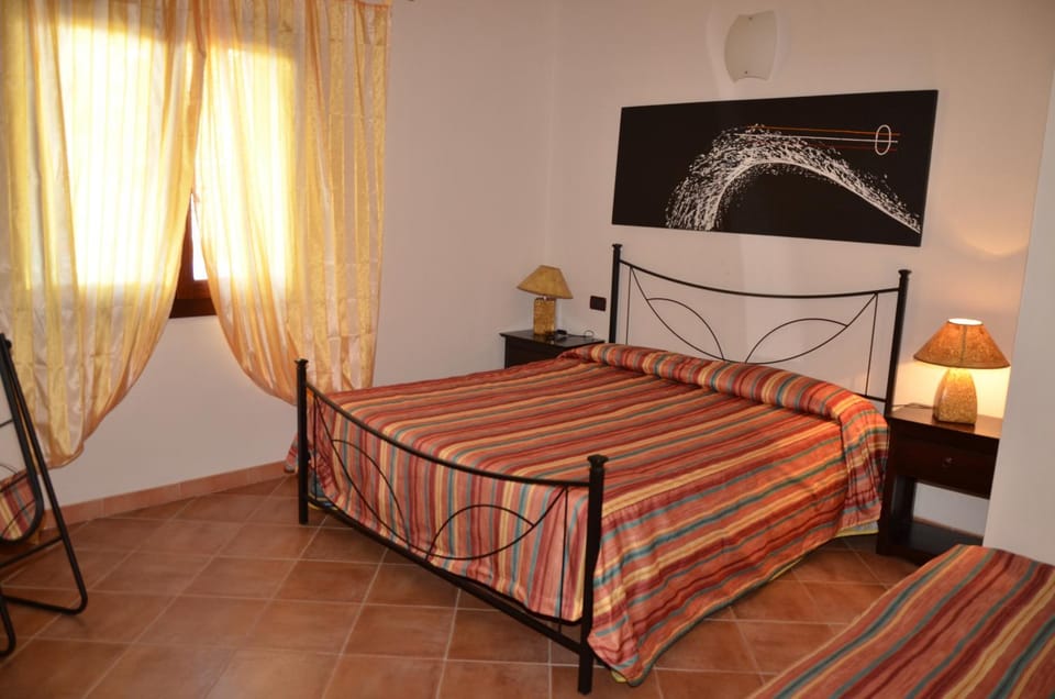 Day, Photo of the whole room, Bedroom