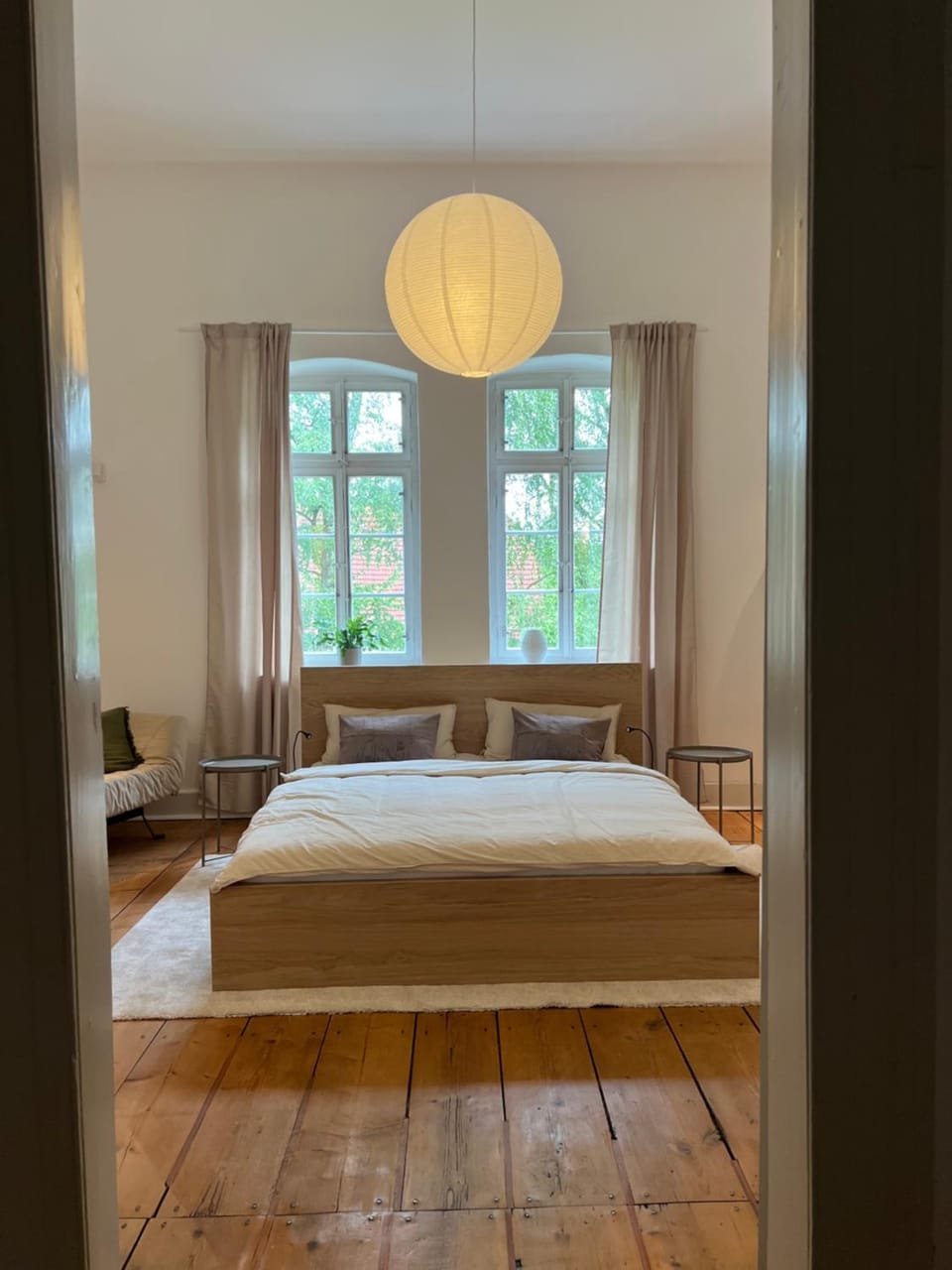 Photo of the whole room, Bedroom