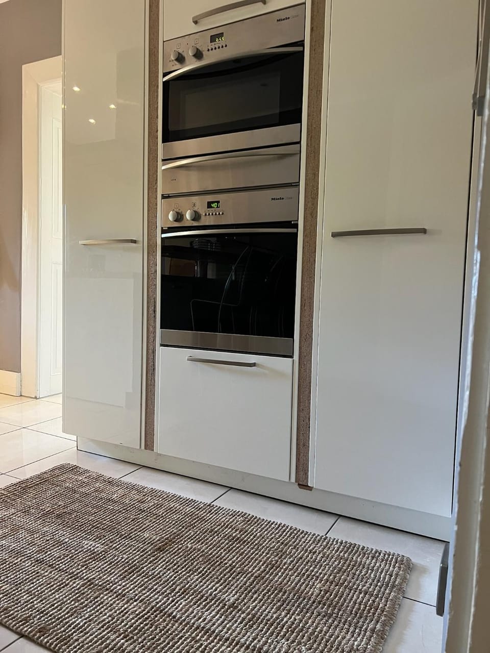 Kitchen or kitchenette, oven