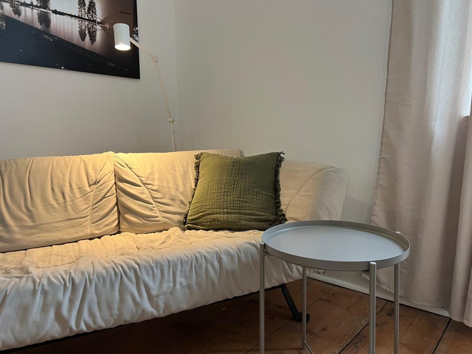Seating area, Bedroom