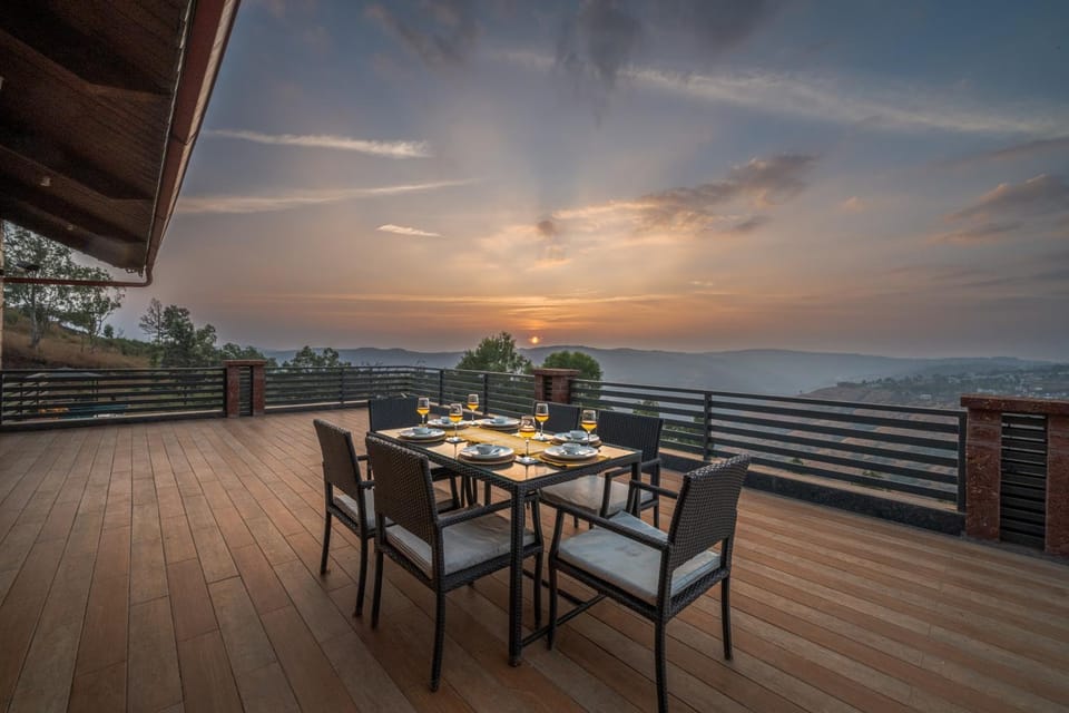 Day, Natural landscape, Balcony/Terrace, Dining area, Breakfast, Sunrise, Sunset