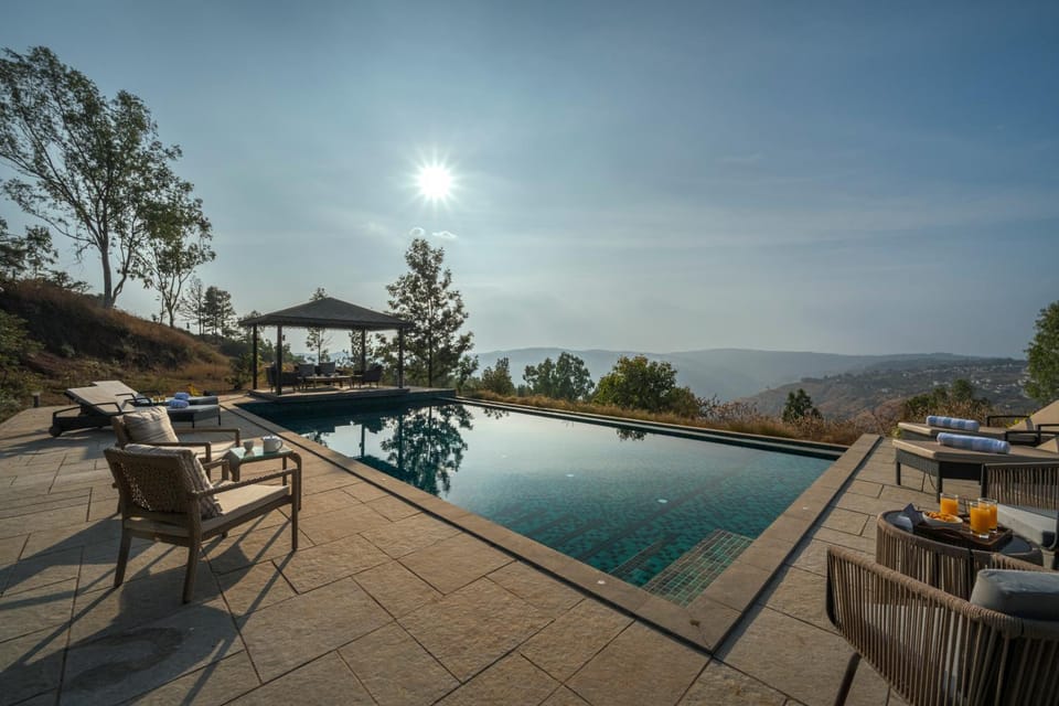 Patio, Day, Natural landscape, View (from property/room), Balcony/Terrace, Mountain view, Pool view, Swimming pool, sunbed