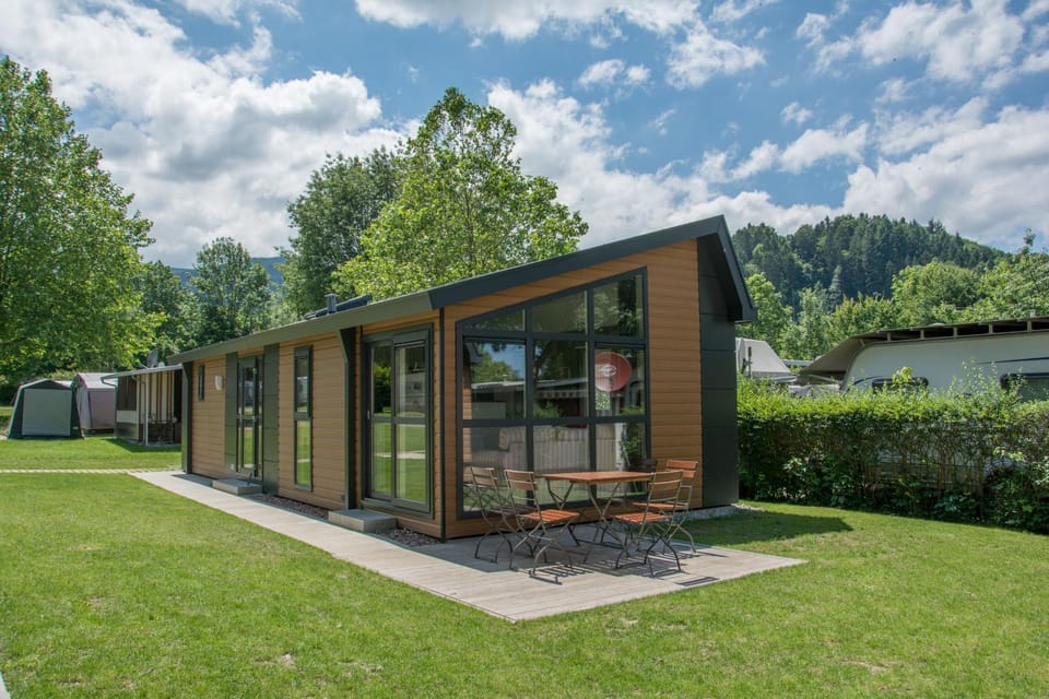 Property building, Patio, Day, Natural landscape, Garden view