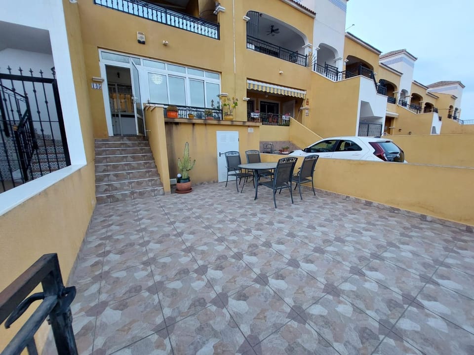Property building, Patio, Day, Balcony/Terrace