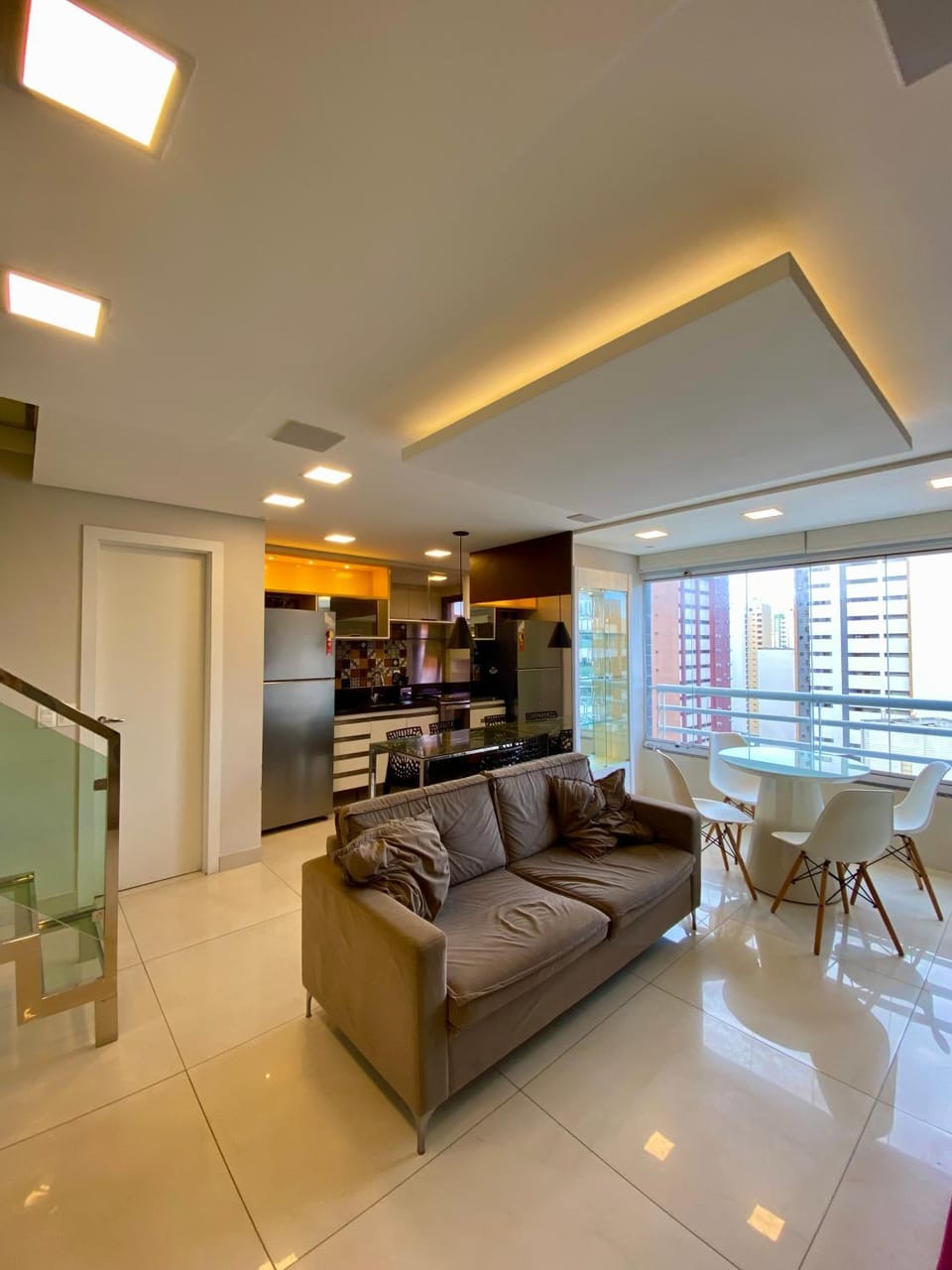 Kitchen or kitchenette, Living room, Seating area, Dining area