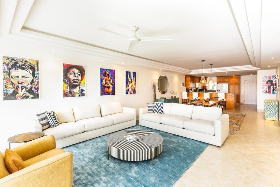 2 Bdrm Stunning Marina View at The Yacht Club C5 Apartment in The Bight Settlement