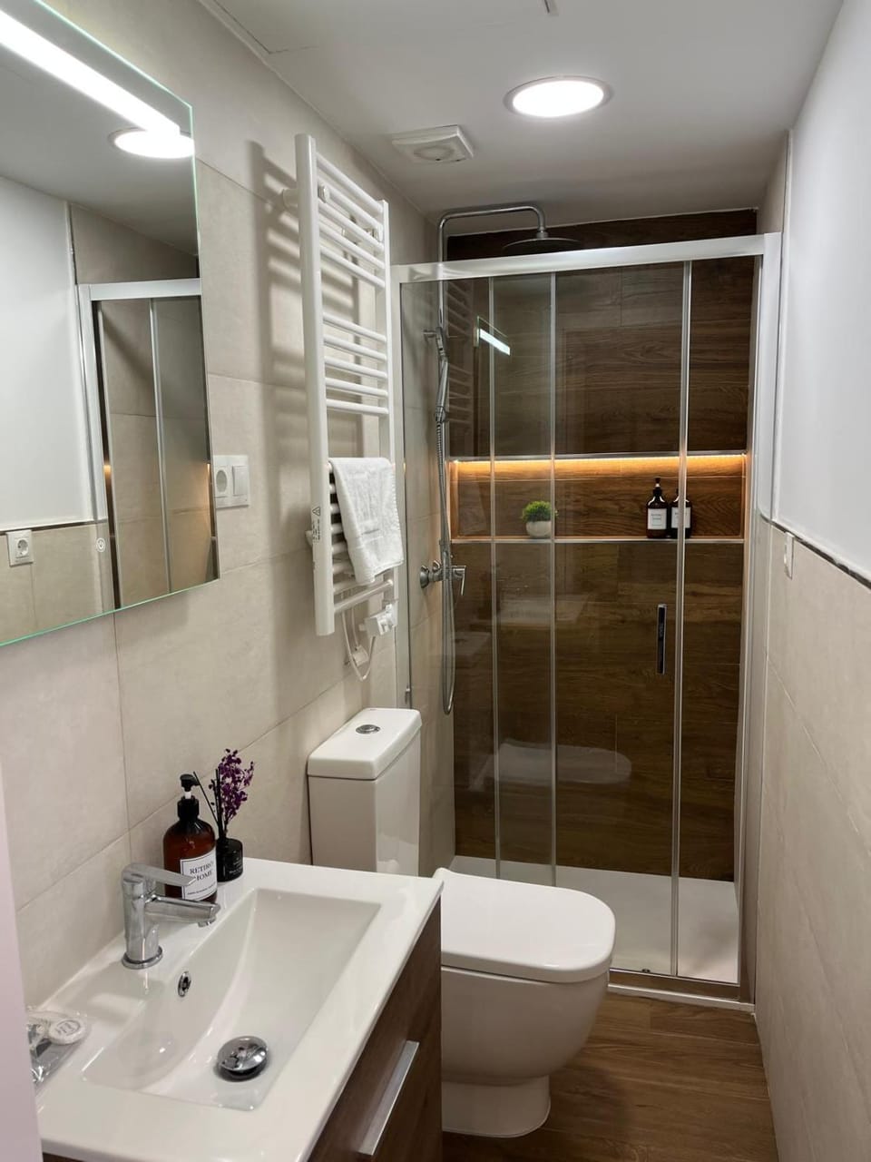 Shower, Toilet, Bathroom