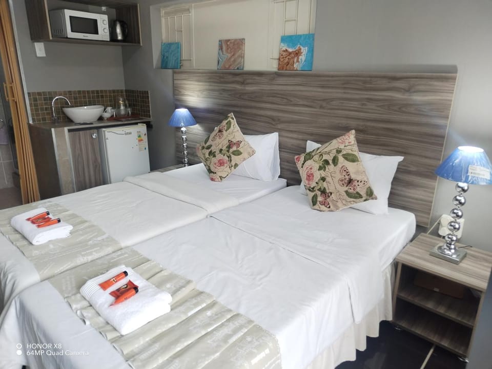 DAMOFUS Guest House Bed and Breakfast in Pretoria