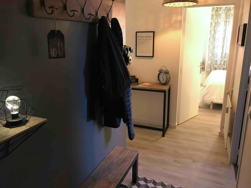 Le Petit Chez Soi d'Ailleurs Apartment in Caen