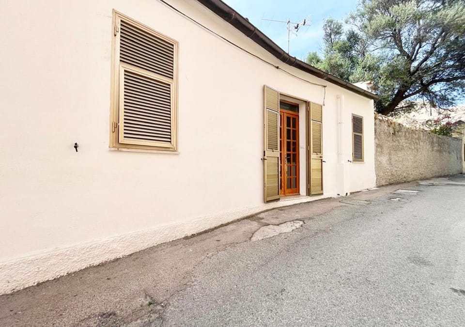 Property building, Day, Neighbourhood, Street view