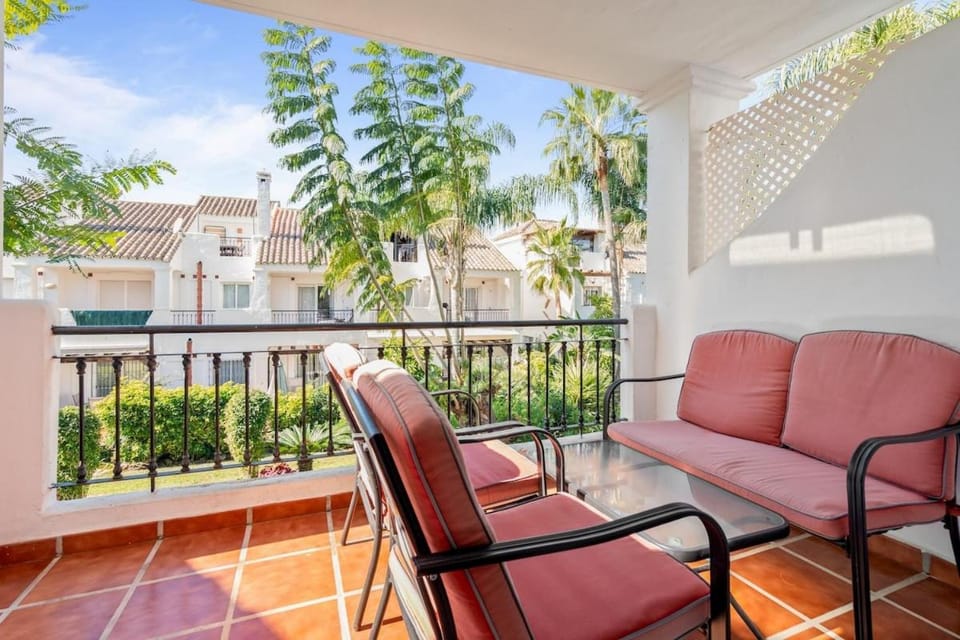 Explore Life at Los Naranjos Marbella - RDR453 House in Marbella