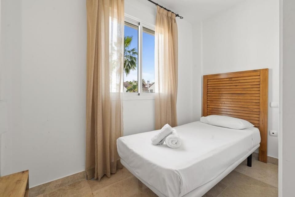 Explore Life at Los Naranjos Marbella - RDR453 House in Marbella