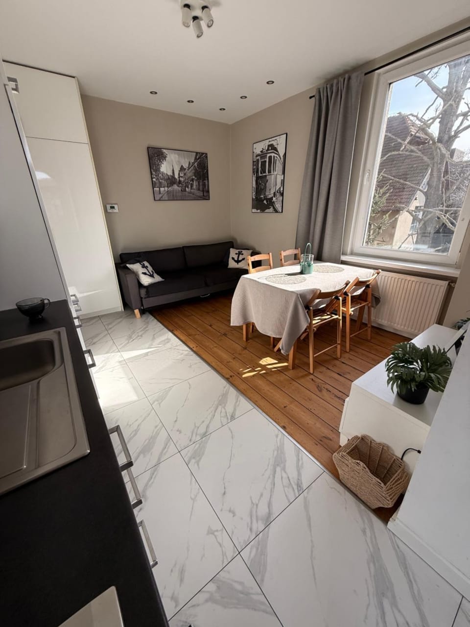 Living room, Seating area, Dining area