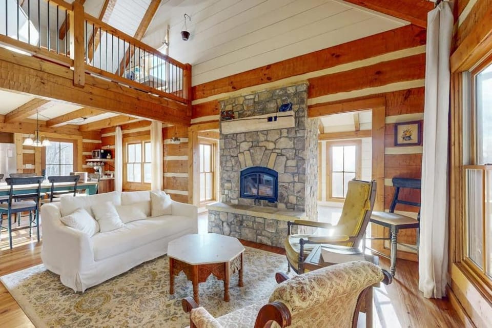 Moss Creek Cabin Cabin in Swain County
