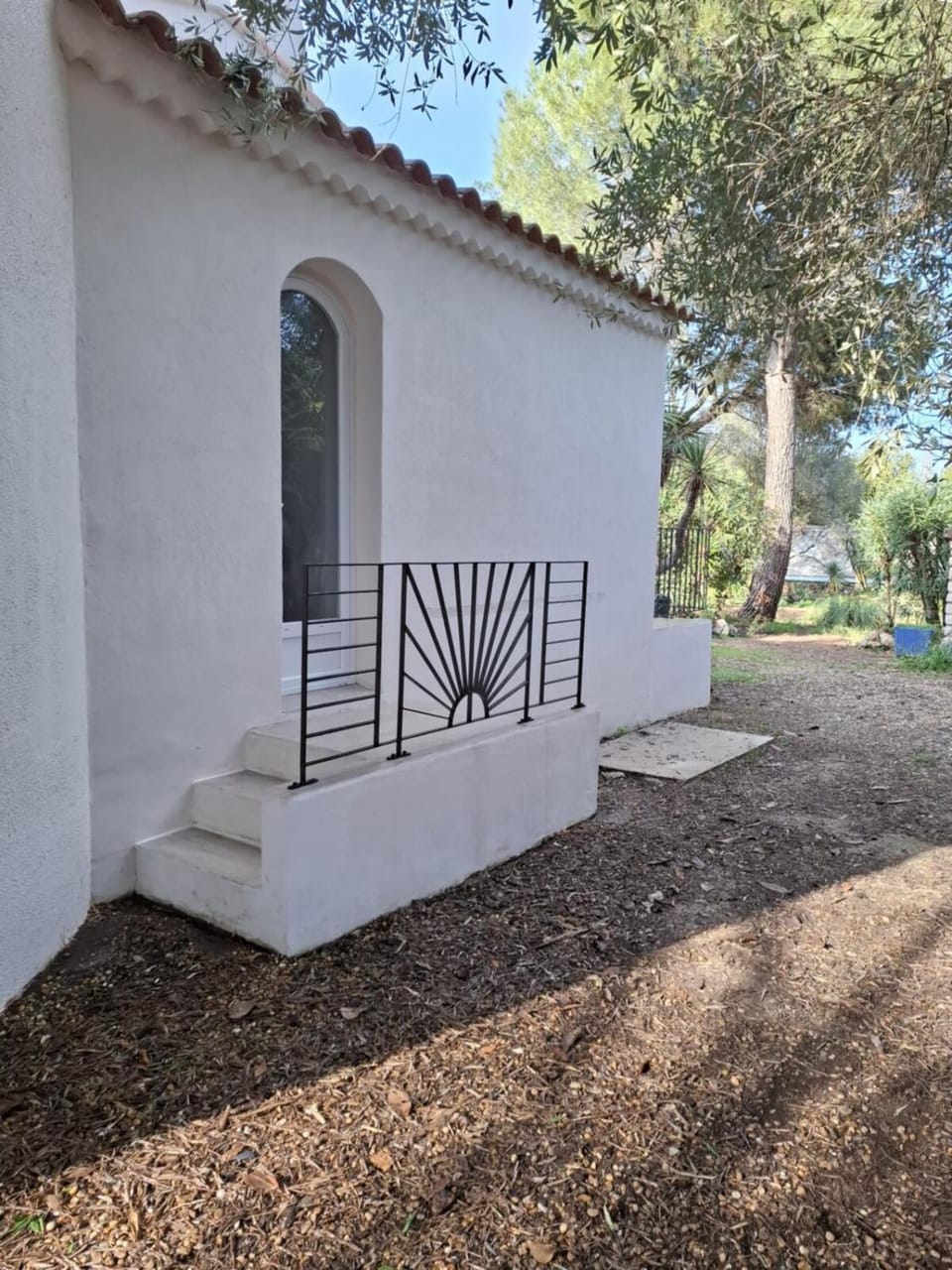 Facade/entrance